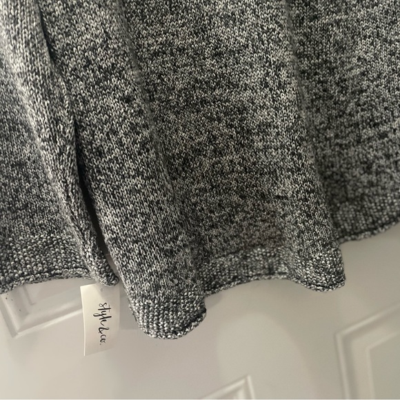 NWT XL Style & Co. Black White V Neck Ribbed Trim Boho Retreat Sweater - Picture 9 of 9